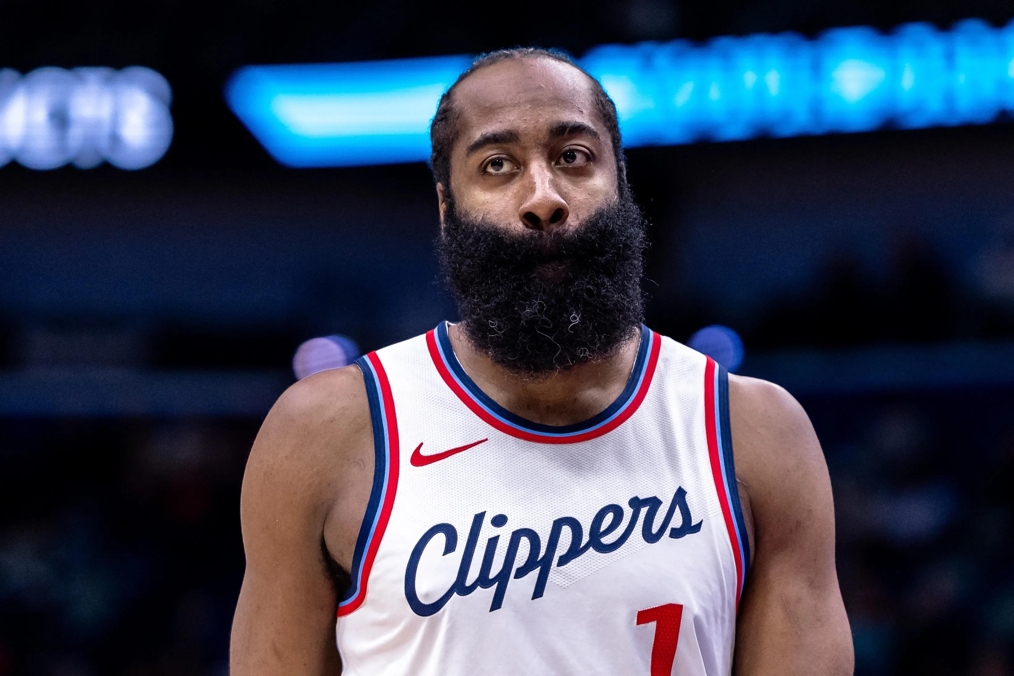 哈登在中国队比赛中刷新纪录，爆冷引发热议！